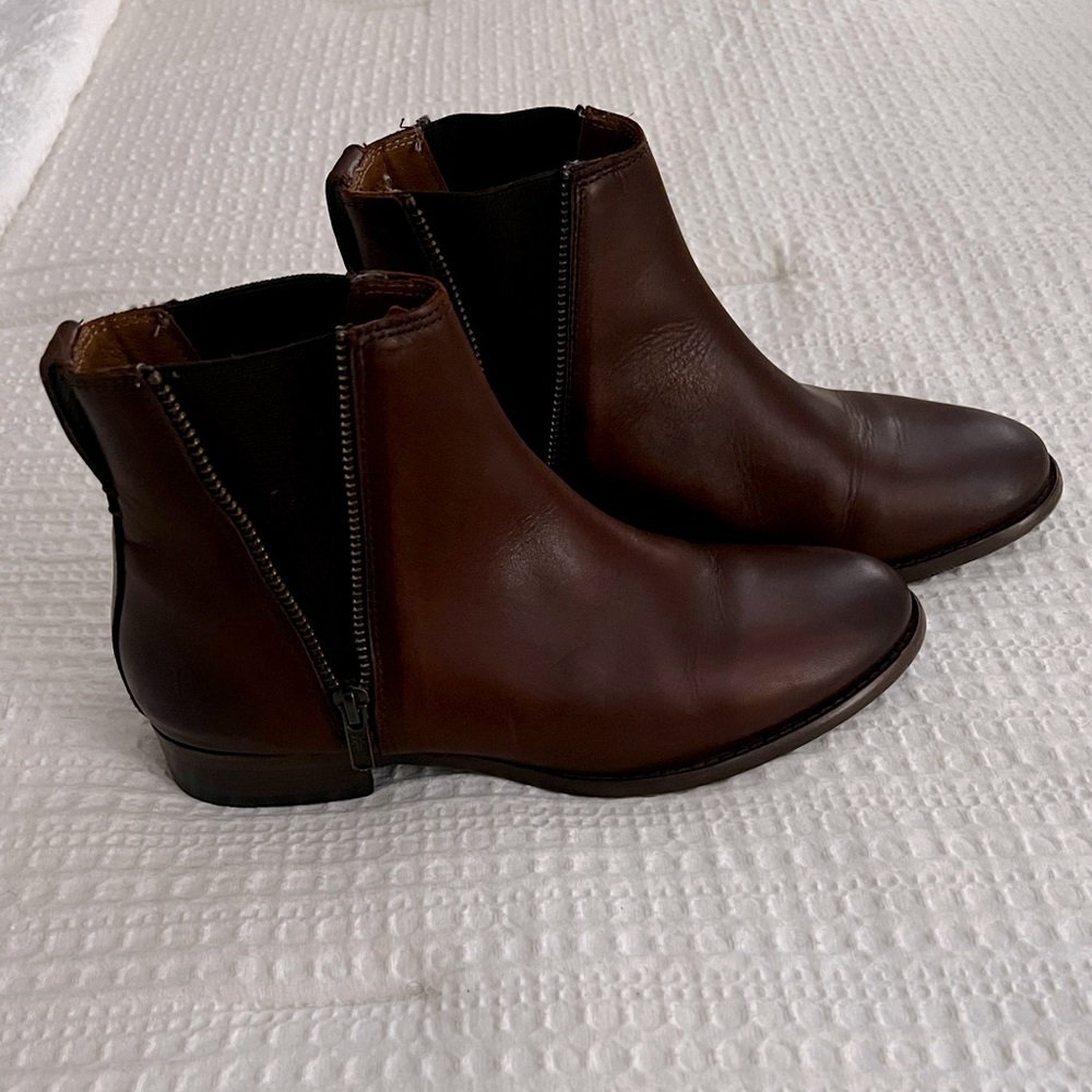 FRYE Brown leather booties 🤎